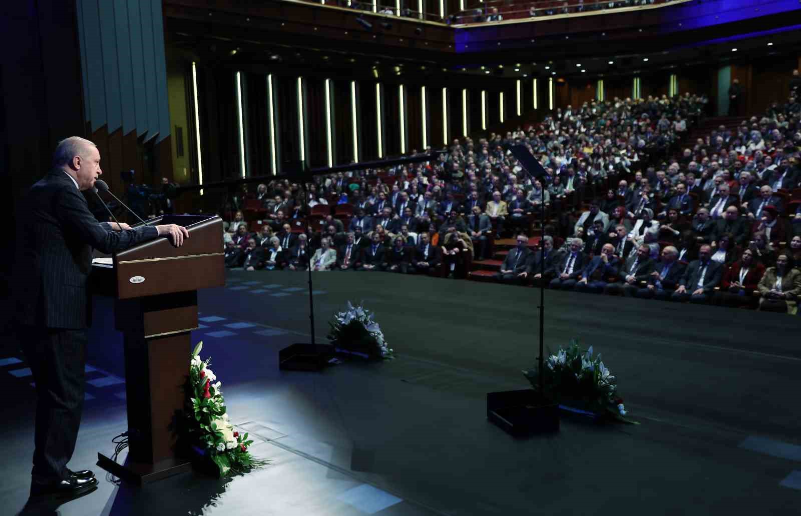 cumhurbaskani erdogan son 23 yilda yurt disina kacirilan 13 bin 448 eserin ulkemize iadesini UplJQzc7