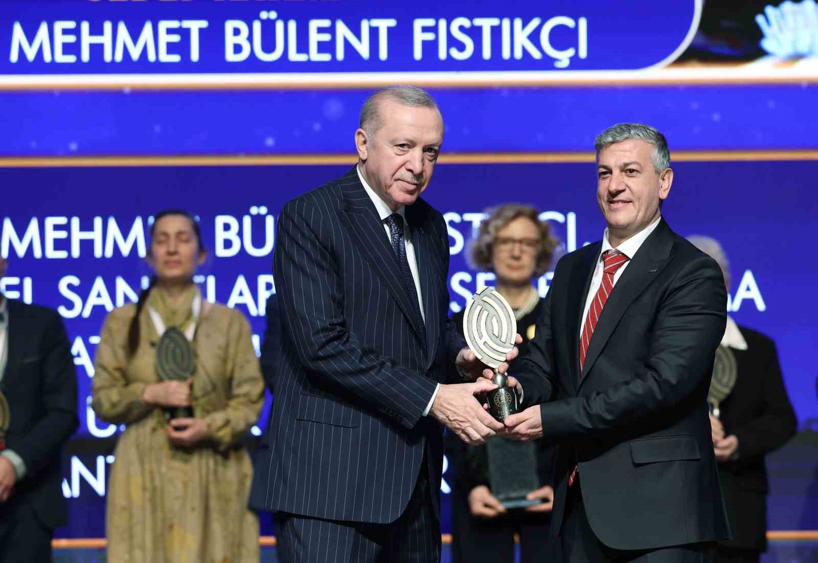 cumhurbaskani erdogan son 23 yilda yurt disina kacirilan 13 bin 448 eserin ulkemize iadesini XKte1iCc
