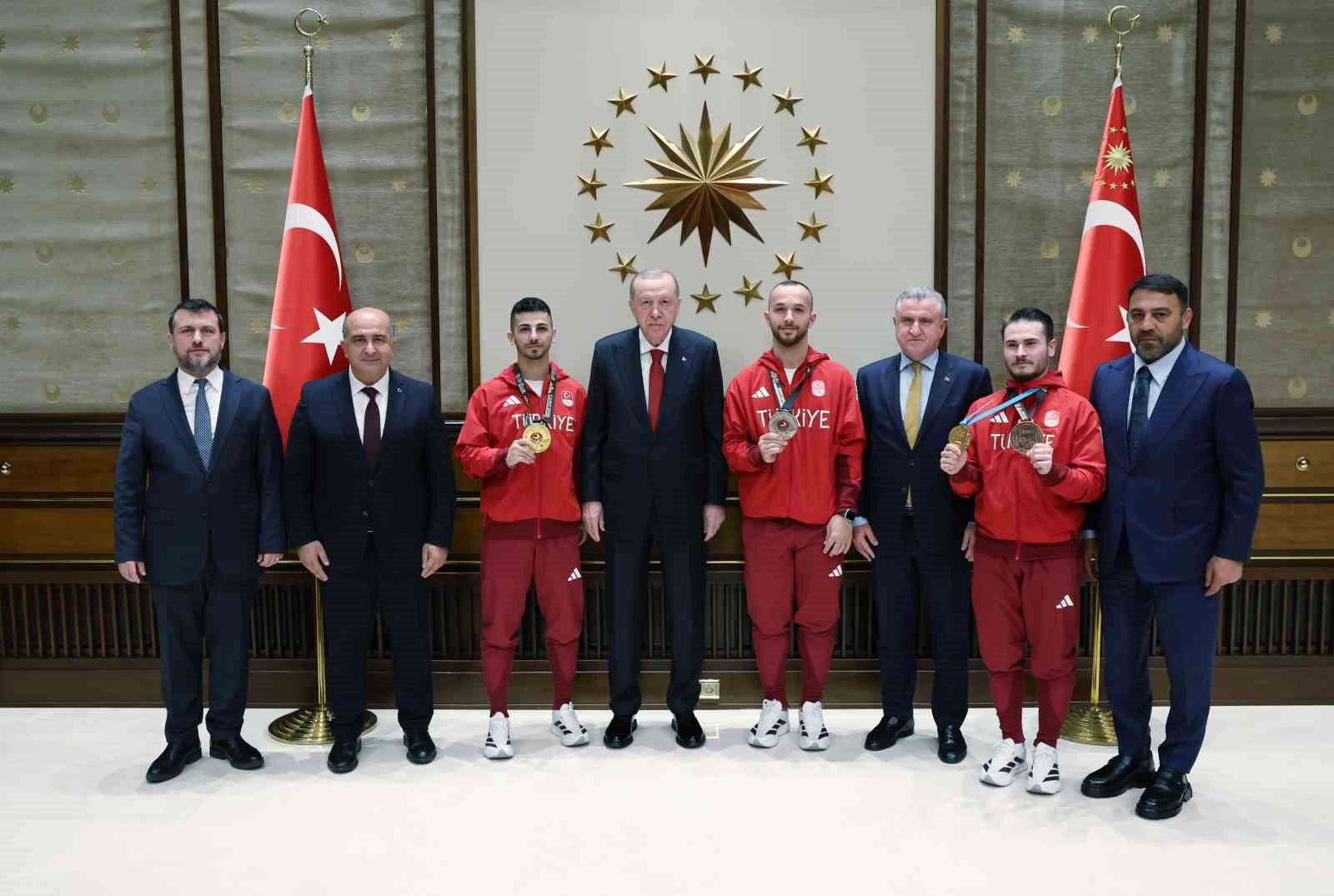 Cumhurbaşkanı Erdoğan: "Sporda da Türkiye Yüzyılı hedeflerimize ulaşmak için büyük bir çaba harcıyoruz" 17 cumhurbaskani erdogan sporda da turkiye yuzyili hedeflerimize ulasmak icin buyuk bir caba harciyoruz 13 TccAzHlc