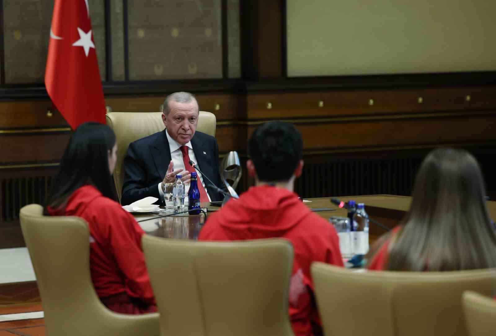 Cumhurbaşkanı Erdoğan: "Sporda da Türkiye Yüzyılı hedeflerimize ulaşmak için büyük bir çaba harcıyoruz" 18 cumhurbaskani erdogan sporda da turkiye yuzyili hedeflerimize ulasmak icin buyuk bir caba harciyoruz 14