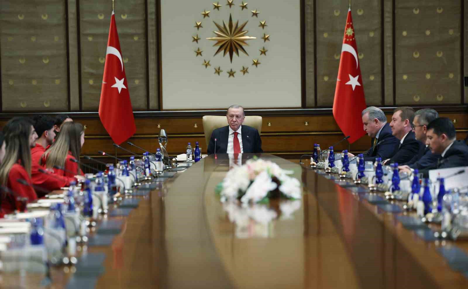 Cumhurbaşkanı Erdoğan: "Sporda da Türkiye Yüzyılı hedeflerimize ulaşmak için büyük bir çaba harcıyoruz" 19 cumhurbaskani erdogan sporda da turkiye yuzyili hedeflerimize ulasmak icin buyuk bir caba harciyoruz 15 PusU6NX5