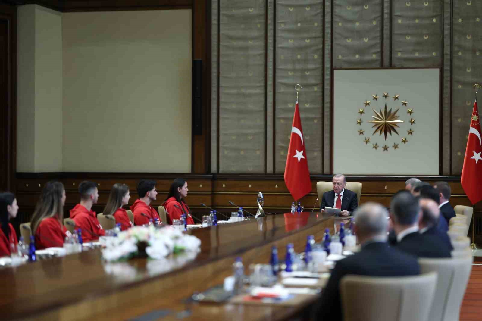Cumhurbaşkanı Erdoğan: "Sporda da Türkiye Yüzyılı hedeflerimize ulaşmak için büyük bir çaba harcıyoruz" 8 cumhurbaskani erdogan sporda da turkiye yuzyili hedeflerimize ulasmak icin buyuk bir caba harciyoruz 4 QNZGSOjI