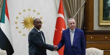 cumhurbaskani-erdogan-sudan-egemenlik-konseyi-baskani-el-burhan-ile-gorustu-6FB7SLsD.jpg