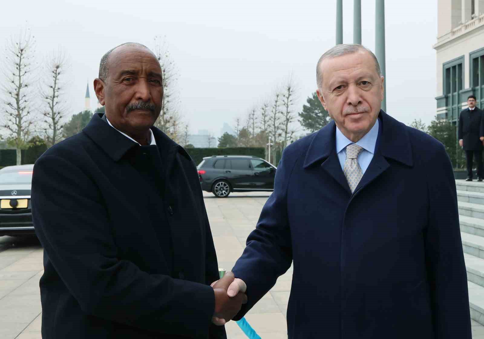 Cumhurbaşkanı Erdoğan, Sudan Egemenlik Konseyi Başkanı el Burhan’ı resmi törenle karşıladı 6 cumhurbaskani erdogan sudan egemenlik konseyi baskani el burhani resmi torenle karsiladi 2 5T9dvQi3