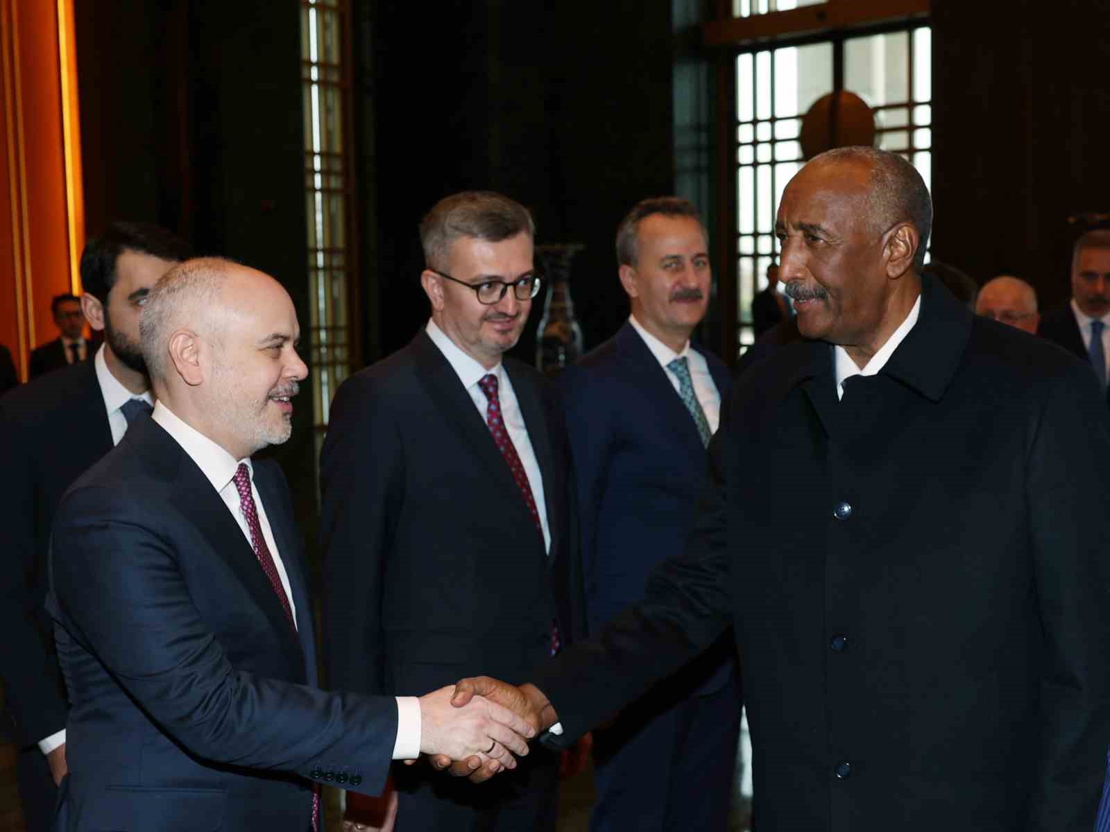 Cumhurbaşkanı Erdoğan, Sudan Egemenlik Konseyi Başkanı el Burhan’ı resmi törenle karşıladı 13 cumhurbaskani erdogan sudan egemenlik konseyi baskani el burhani resmi torenle karsiladi 9 2wKTVcV4