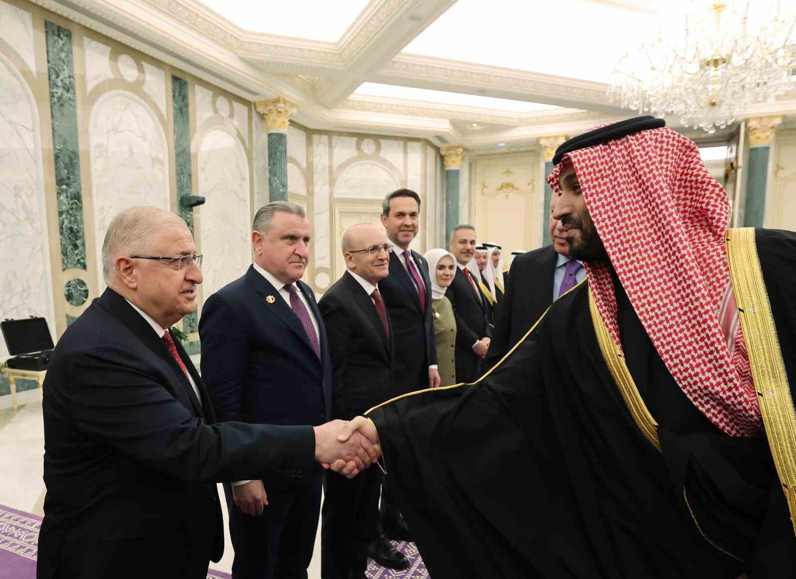 cumhurbaskani erdogan suudi arabistanda resmi torenle karsilandi 11 mzhi7Zu7