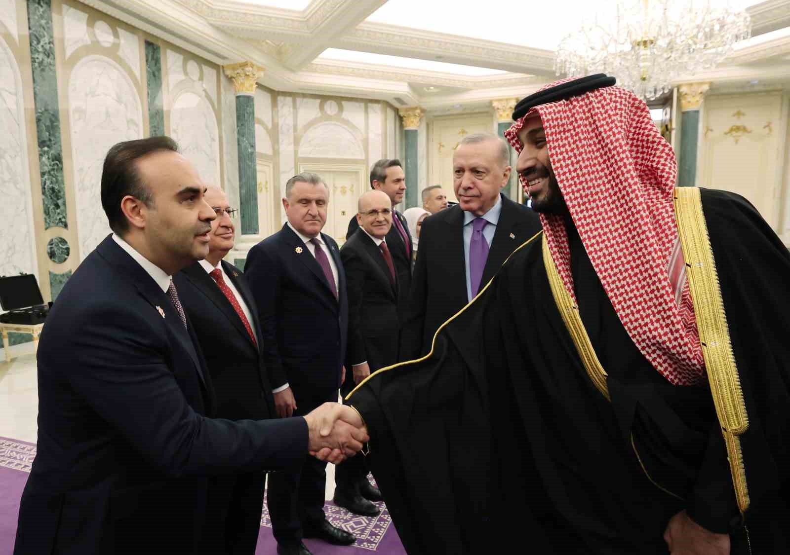 cumhurbaskani erdogan suudi arabistanda resmi torenle karsilandi 12 6A2ZFdfh