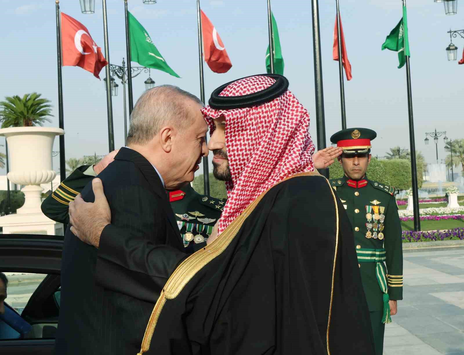 cumhurbaskani erdogan suudi arabistanda resmi torenle karsilandi 4 4MSXFOTY