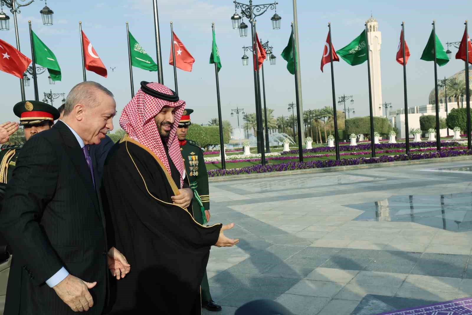 cumhurbaskani erdogan suudi arabistanda resmi torenle karsilandi 6