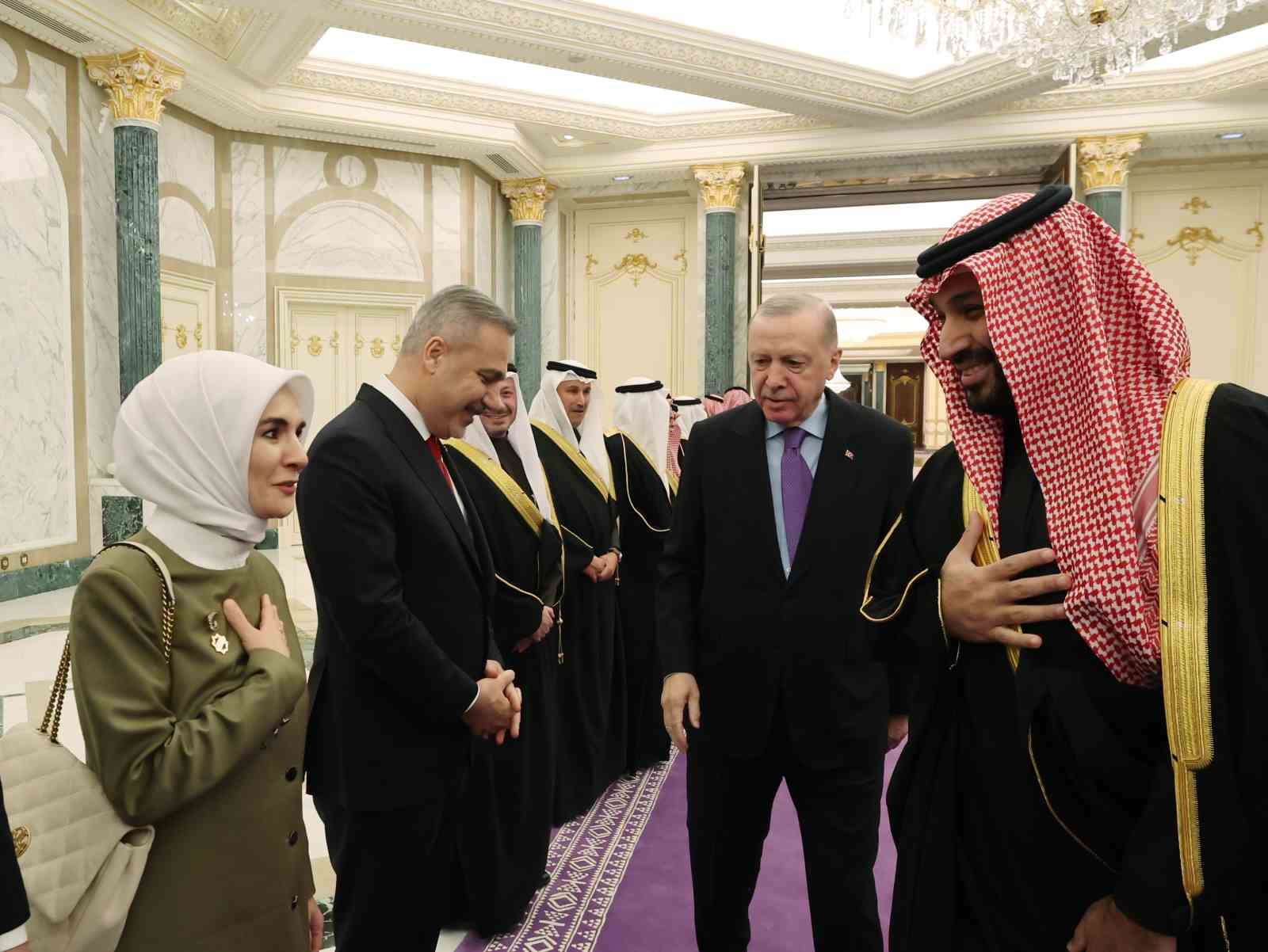 cumhurbaskani erdogan suudi arabistanda resmi torenle karsilandi 7 5nhuw33q