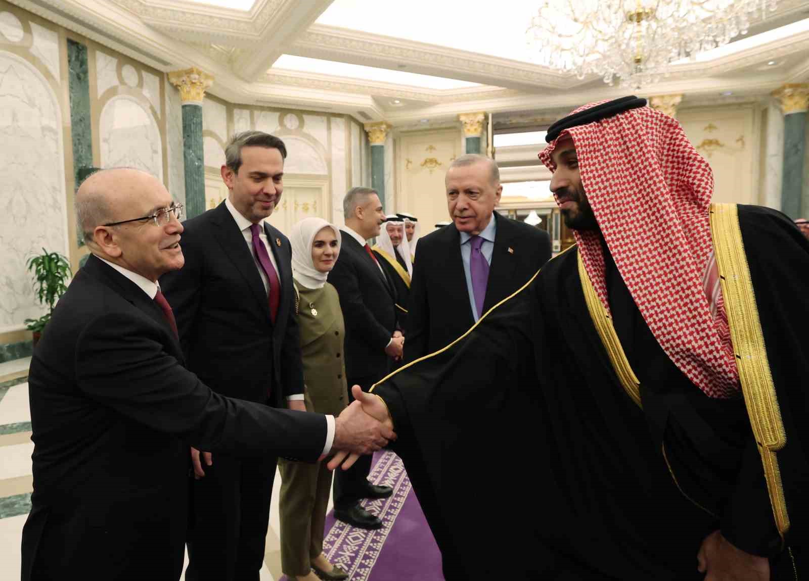cumhurbaskani erdogan suudi arabistanda resmi torenle karsilandi 9