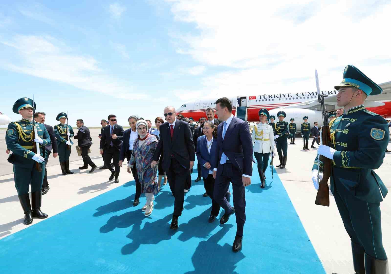 cumhurbaskani erdogan tdt zirvesi icin turkistanda 1 wMVAaprf