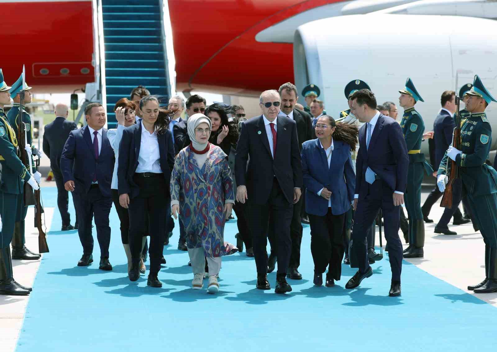 cumhurbaskani erdogan tdt zirvesi icin turkistanda 2