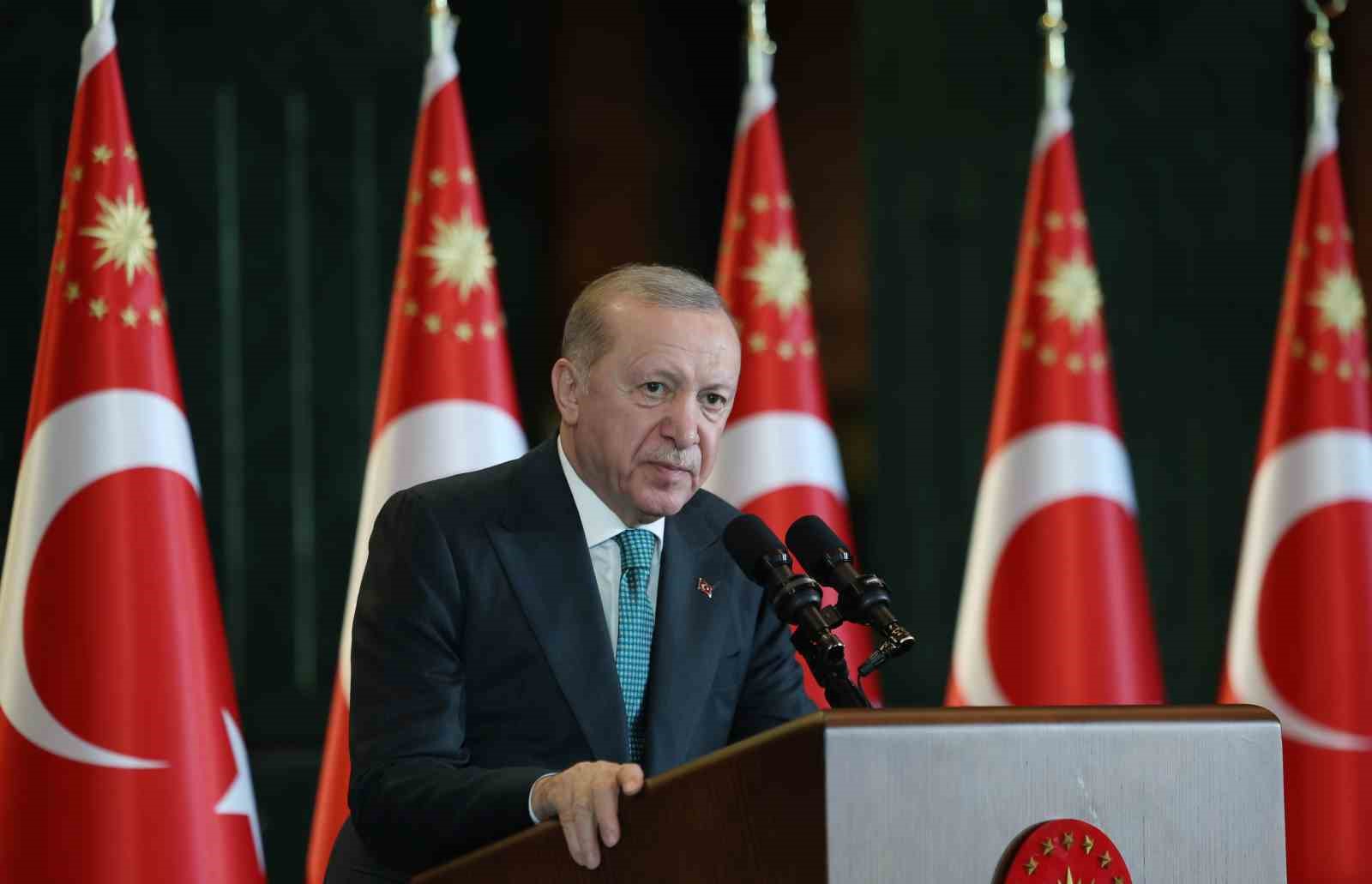 cumhurbaskani erdogan terorsuz turkiye surecini sabote etmek isteyen karanlik odaklara ragmen 16 aydir basariyla QhwAgAkb