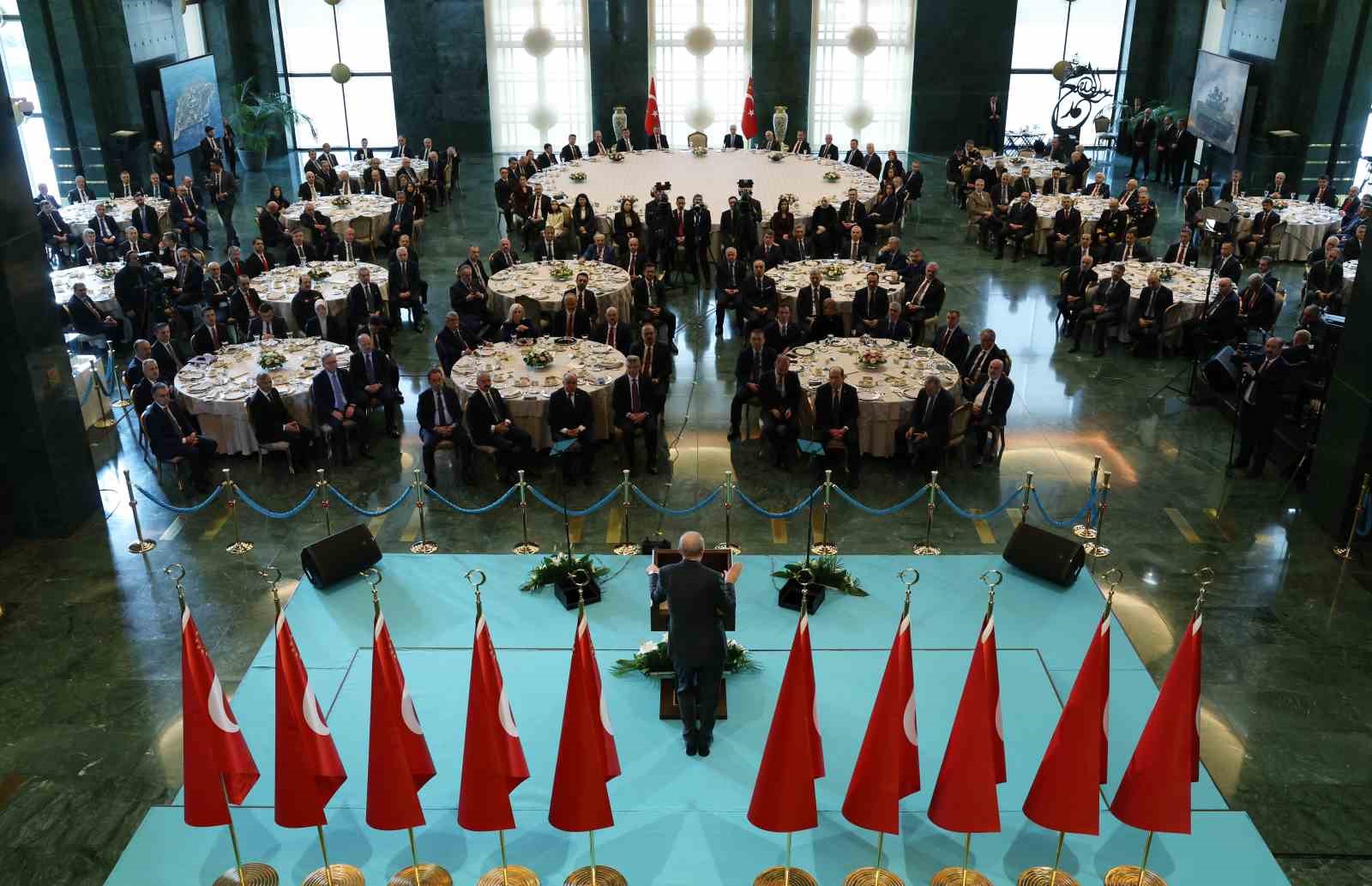 cumhurbaskani erdogan terorsuz turkiye surecini sabote etmek isteyen karanlik odaklara ragmen 16 aydir basariyla c9z4I42N