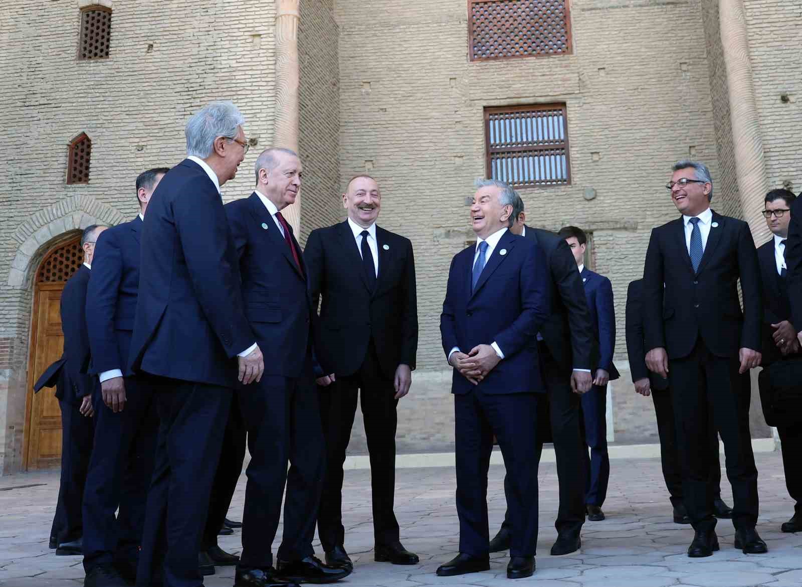 cumhurbaskani erdogan turkistanda kulturel geziye katildi 0 PcMlNvMy