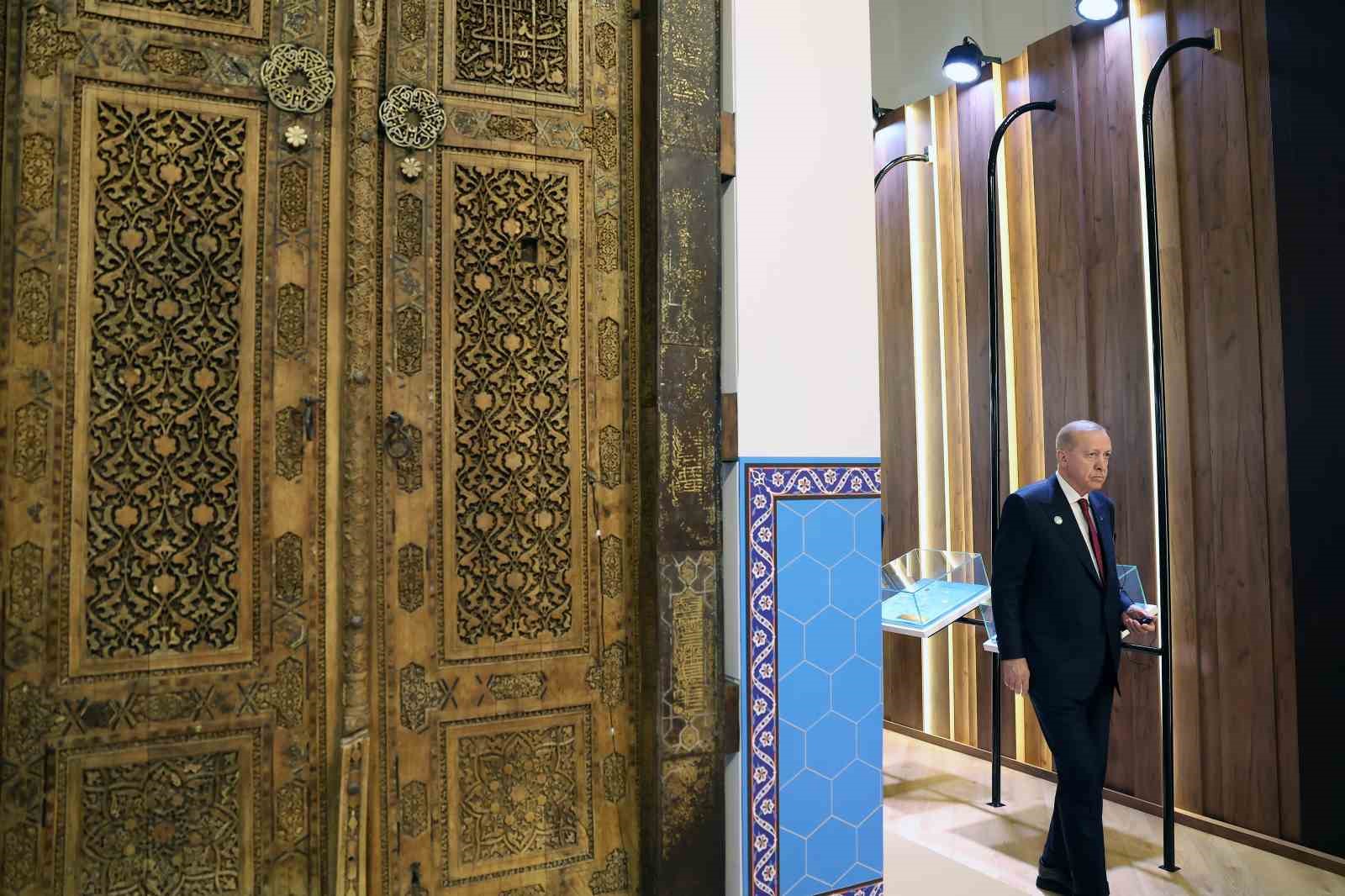 cumhurbaskani erdogan turkistanda kulturel geziye katildi 7 8HqLbBBw
