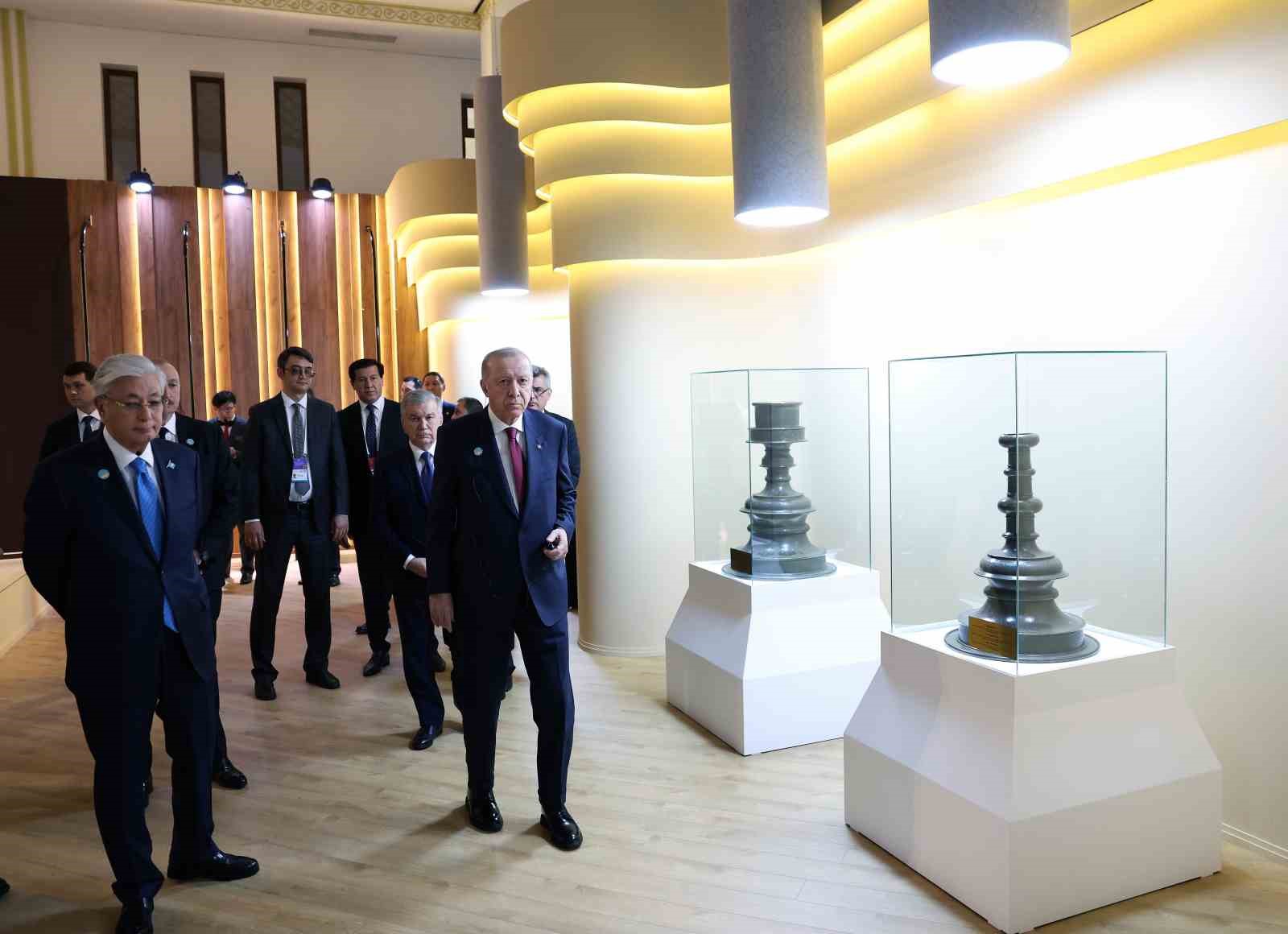 cumhurbaskani erdogan turkistanda kulturel geziye katildi 8 CN2TiUfL