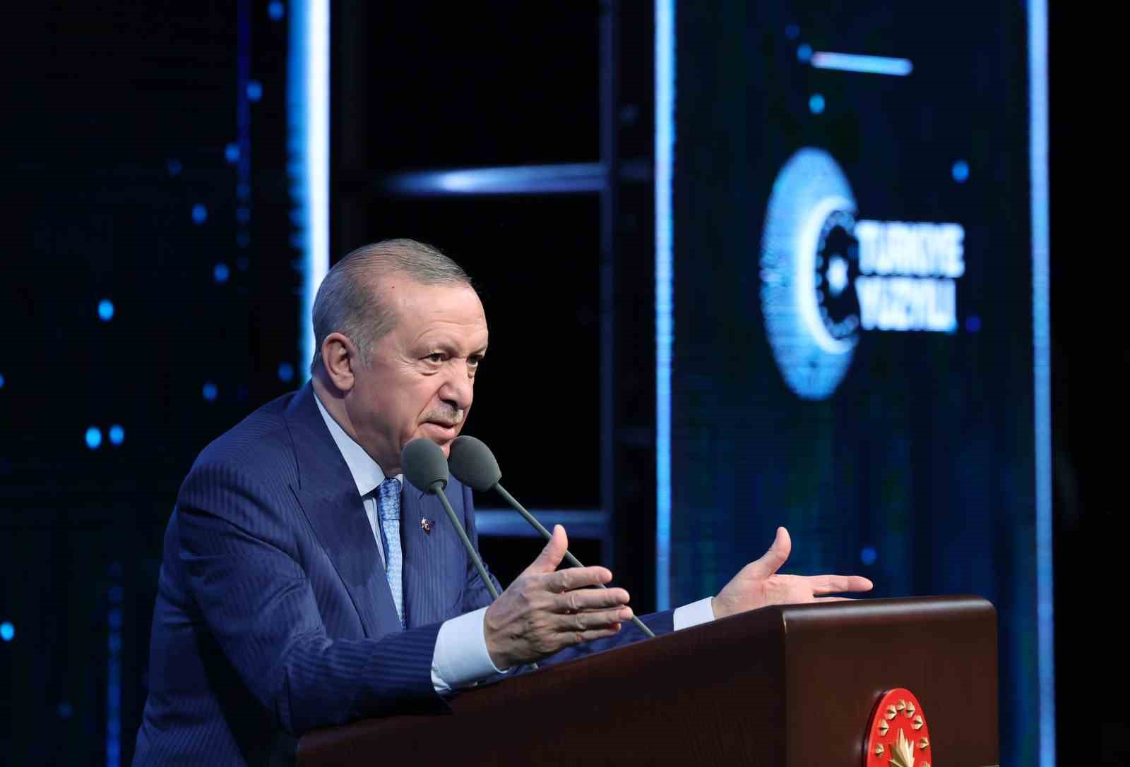 Cumhurbaşkanı Erdoğan: "Türkiye bölgesinin veri üssü konumuna gelecektir" 21 cumhurbaskani erdogan turkiye bolgesinin veri ussu konumuna gelecektir 17 6CF8u3li