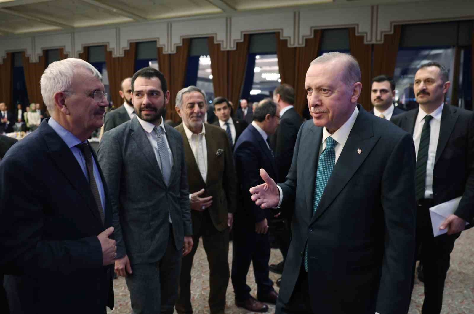 cumhurbaskani erdogan turkiye her zaman savasin degil barisin yanindadir 1 EmIycywN