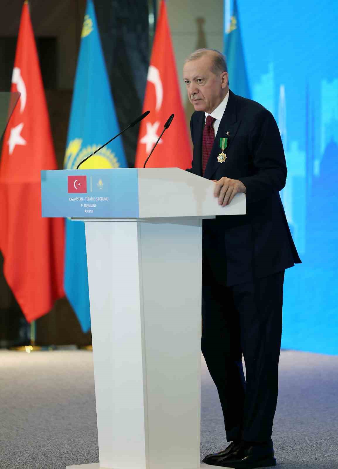 Cumhurbaşkanı Erdoğan Türkiye-Kazakistan İş Forumu kapanışında konuştu:"Hazar Geçişli Orta Koridor’un ihyası için çalışıyoruz" 9 cumhurbaskani erdogan turkiye kazakistan is forumu kapanisinda konustuhazar gecisli orta koridorun ihyasi icin calisiyoruz 5 A5ZqSNFQ