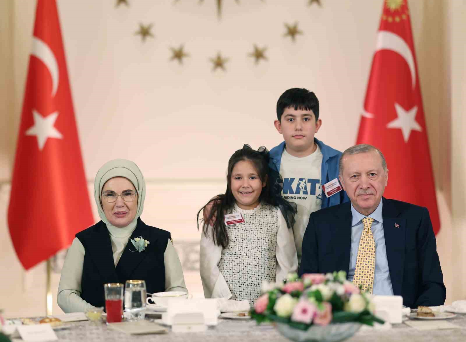 cumhurbaskani erdogan turkiye kendi guvenligi icin yalnizca sinirlari dahilinde degil sinirlarin otesinde de her HYXOBCr1