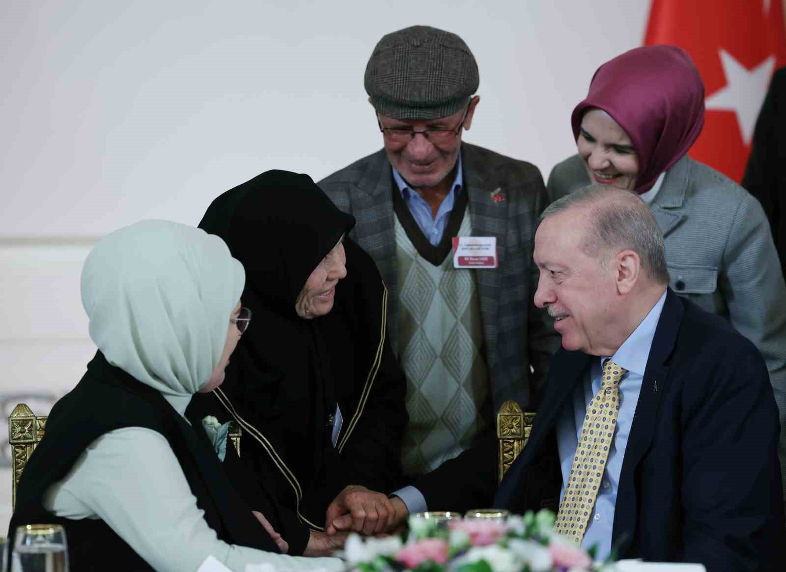 cumhurbaskani erdogan turkiye kendi guvenligi icin yalnizca sinirlari dahilinde degil sinirlarin otesinde de her