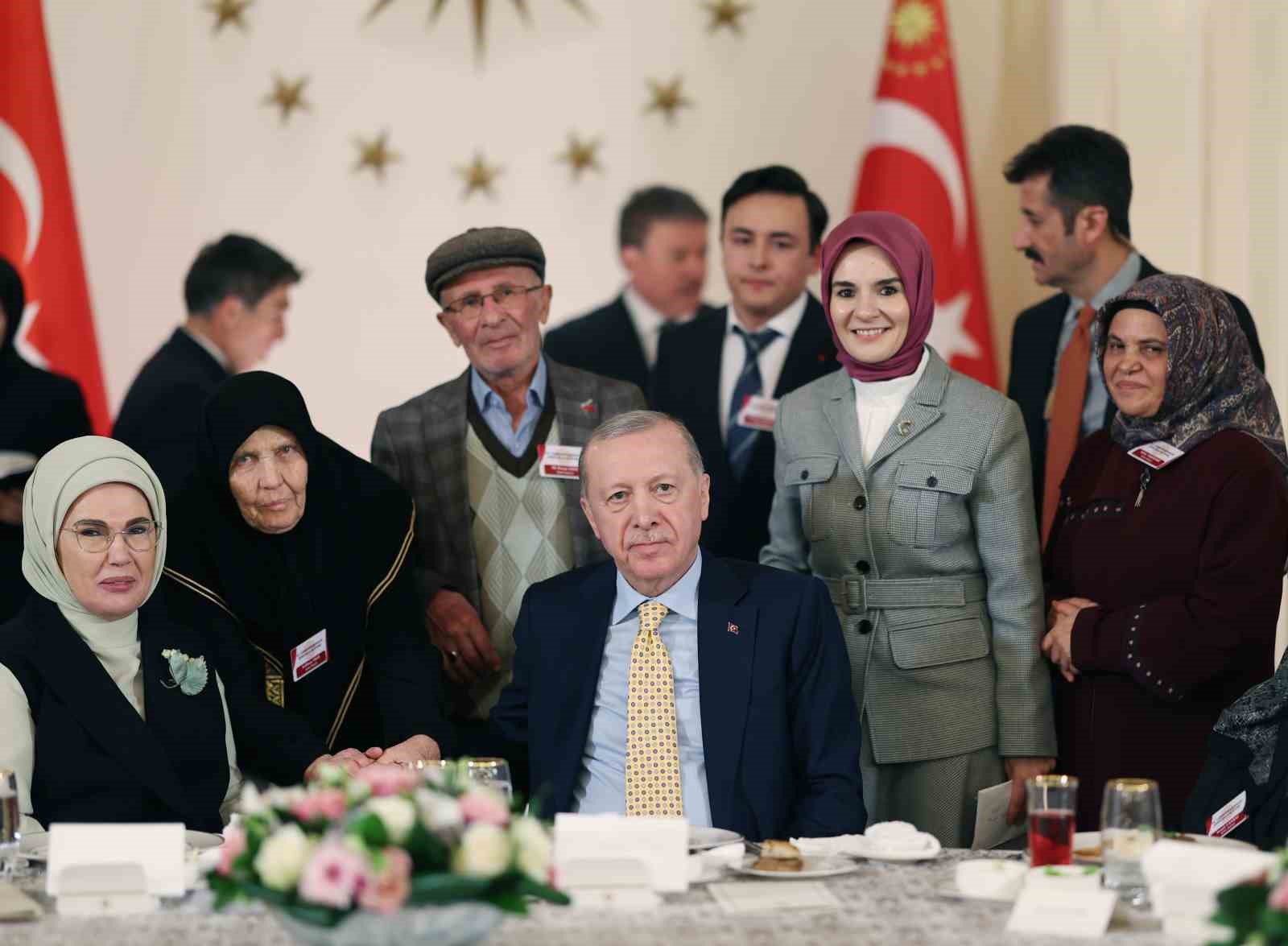 cumhurbaskani erdogan turkiye kendi guvenligi icin yalnizca sinirlari dahilinde degil sinirlarin otesinde de her WBi5IZhY