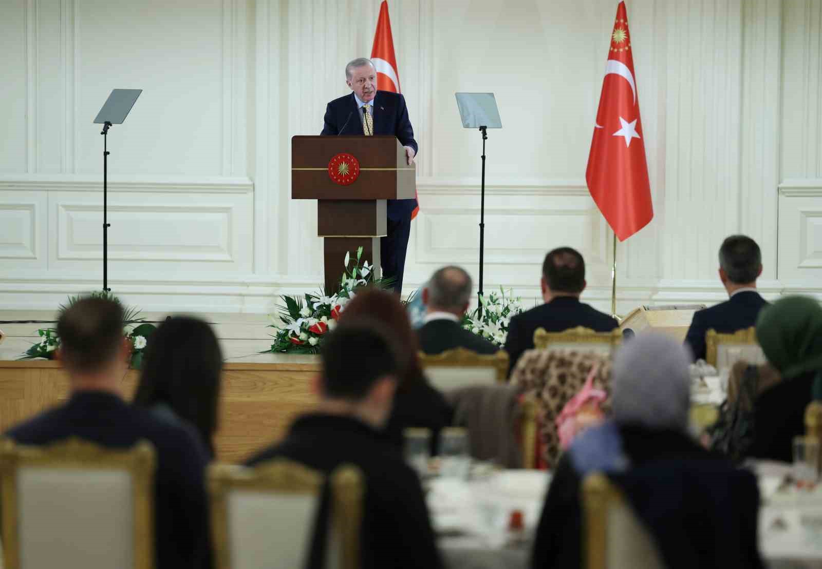 cumhurbaskani erdogan turkiye kendi guvenligi icin yalnizca sinirlari dahilinde degil sinirlarin otesinde de her