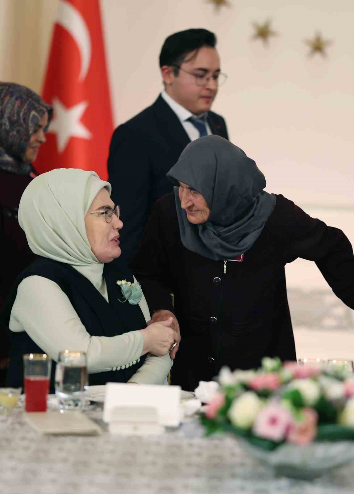 cumhurbaskani erdogan turkiye kendi guvenligi icin yalnizca sinirlari dahilinde degil sinirlarin otesinde de her