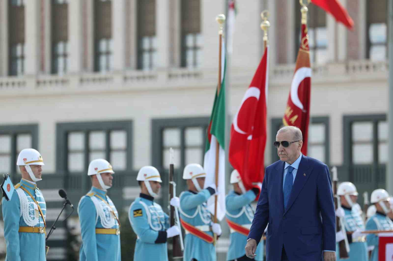 cumhurbaskani erdogan turkiye ve cezayir olarak bolgemizin baris ve guvenligini cok ciddi sekilde tehdit
