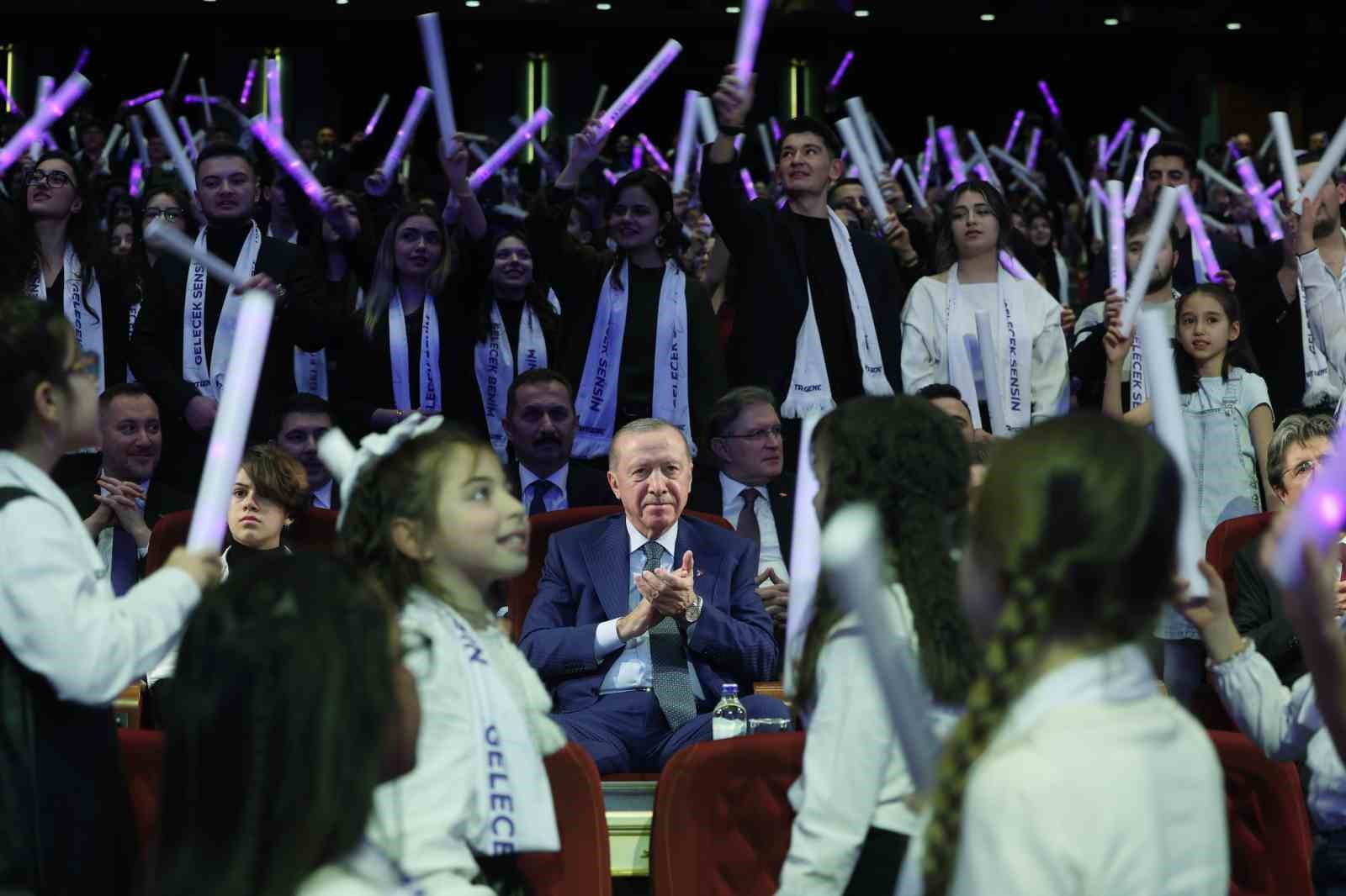 Cumhurbaşkanı Erdoğan: "Türkiye’nin başkentinde yaşayan milyonlarca vatandaşımız kışın ortasında haftalarca susuzluğa mahkum edildi" 12 cumhurbaskani erdogan turkiyenin baskentinde yasayan milyonlarca vatandasimiz kisin ortasinda haftalarca susuzluga mahkum edildi 8 1H6TFTdi