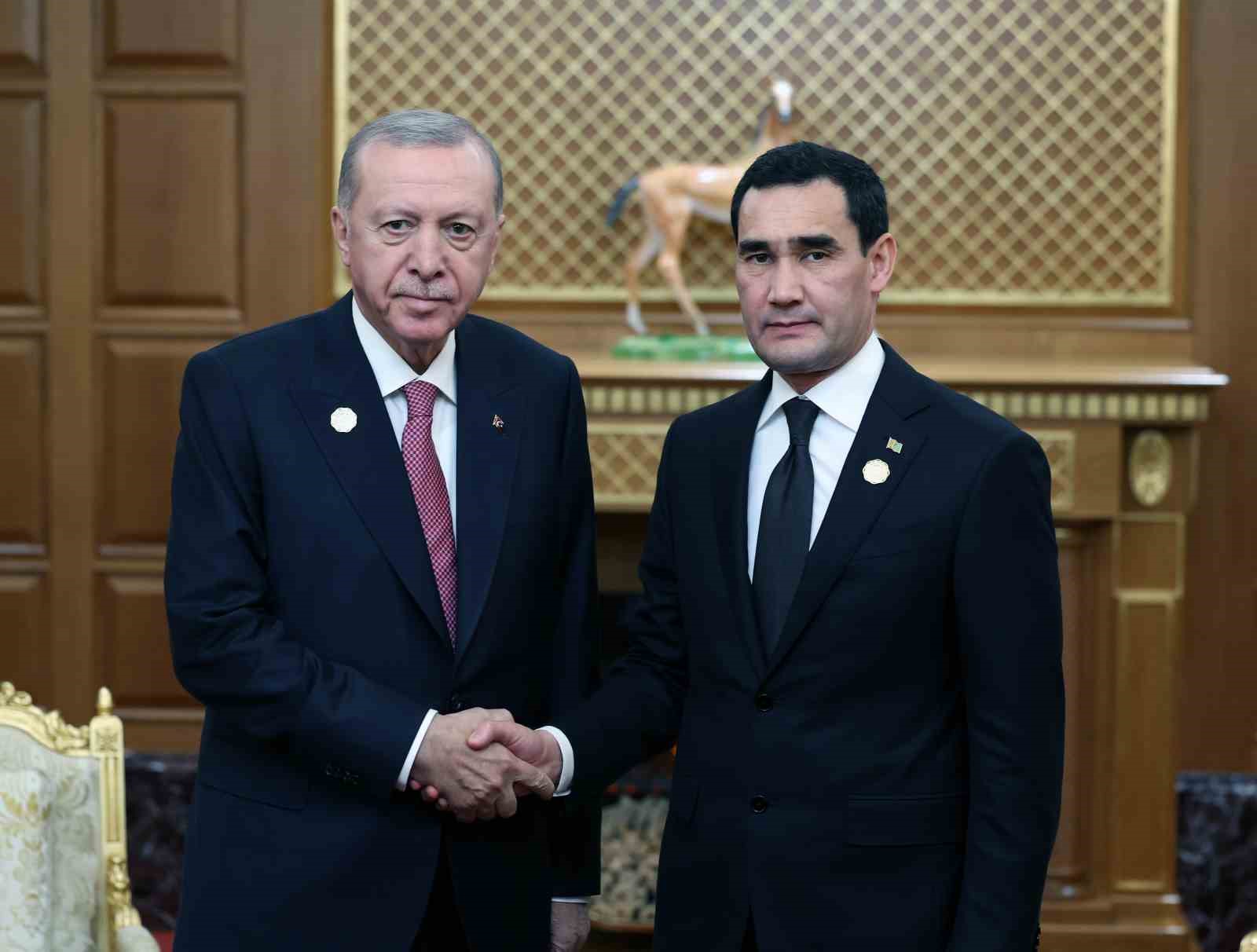 cumhurbaskani erdogan turkmenistan devlet baskani berdimuhamedov ile gorustu 1 QWj8Ae7t