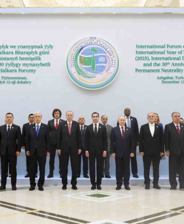 cumhurbaskani-erdogan-turkmenistanda-aile-fotografi-cekimine-katildi-cP65ZWYN.jpg