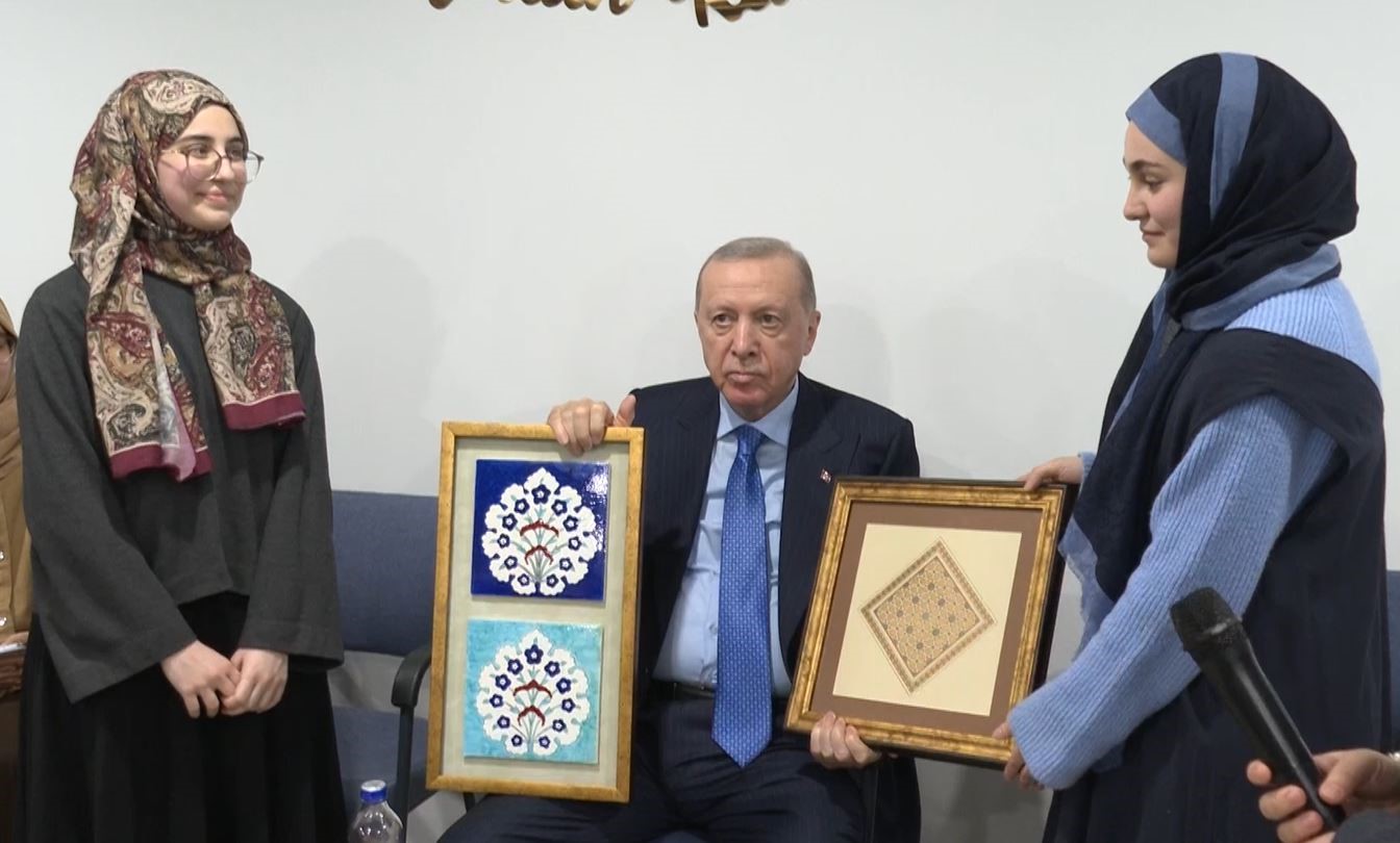 cumhurbaskani erdogan universite ogrencileri ile bir araya geldi 0 eJB4byOa