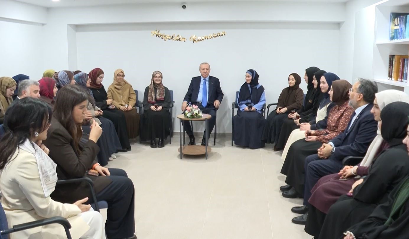 cumhurbaskani erdogan universite ogrencileri ile bir araya geldi 3