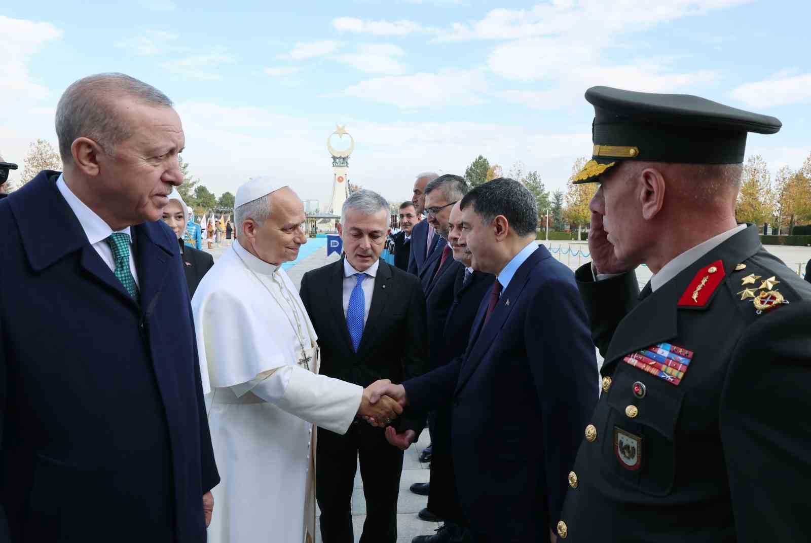 Cumhurbaşkanı Erdoğan, Vatikan Devlet Başkanı Papa 14. Leo’yu resmi törenle karşıladı 14 cumhurbaskani erdogan vatikan devlet baskani papa 14 leoyu resmi torenle karsiladi 10 2emw1W7m