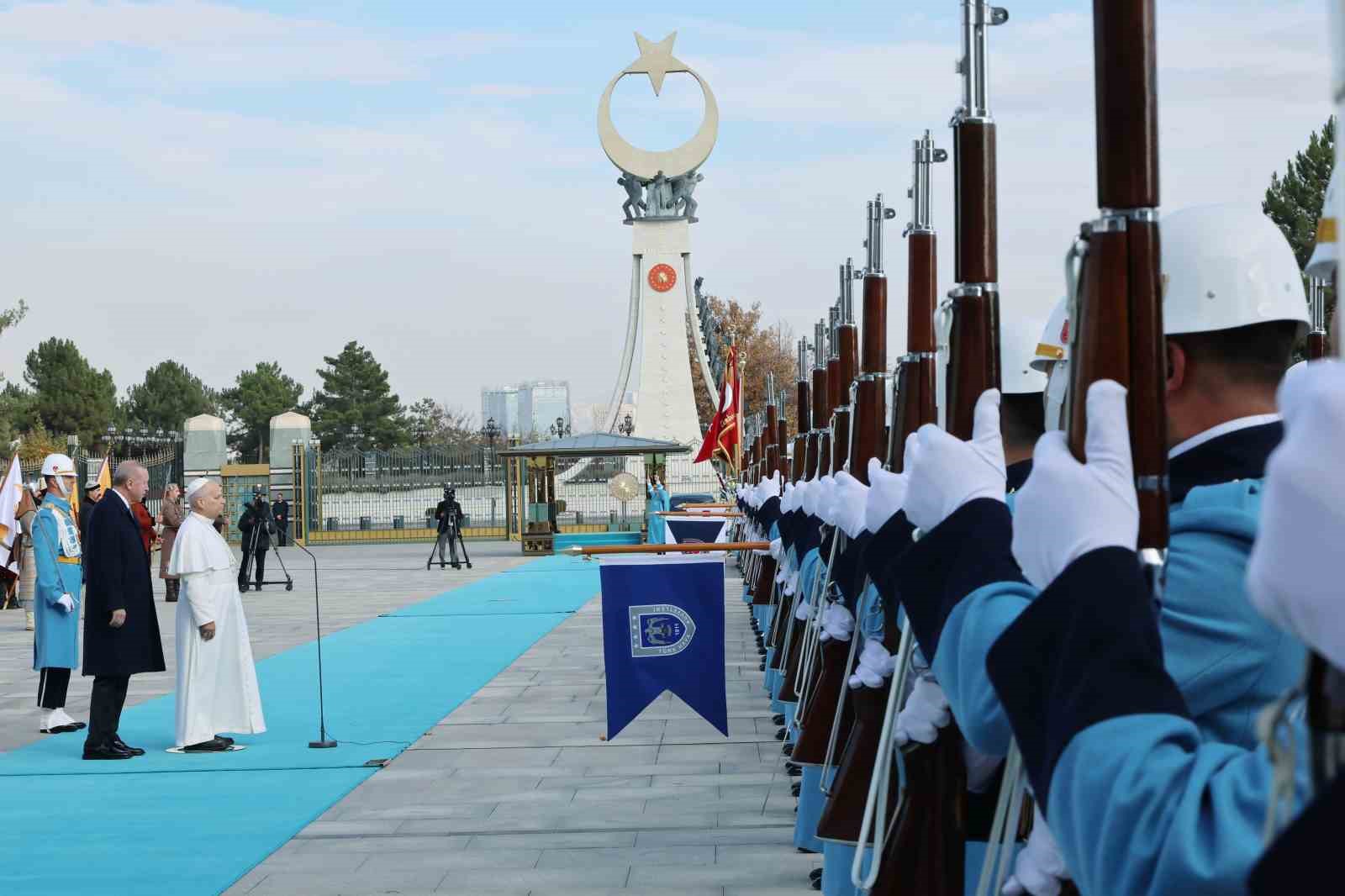 Cumhurbaşkanı Erdoğan, Vatikan Devlet Başkanı Papa 14. Leo’yu resmi törenle karşıladı 24 cumhurbaskani erdogan vatikan devlet baskani papa 14 leoyu resmi torenle karsiladi 20 aR825eGh
