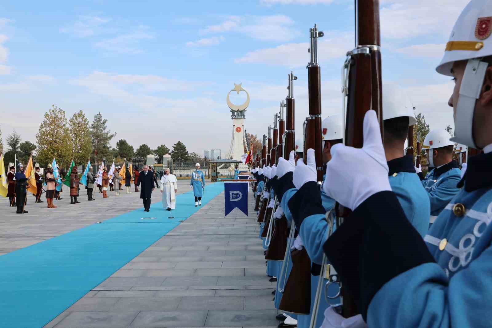 Cumhurbaşkanı Erdoğan, Vatikan Devlet Başkanı Papa 14. Leo’yu resmi törenle karşıladı 25 cumhurbaskani erdogan vatikan devlet baskani papa 14 leoyu resmi torenle karsiladi 21 8ftbMNQE