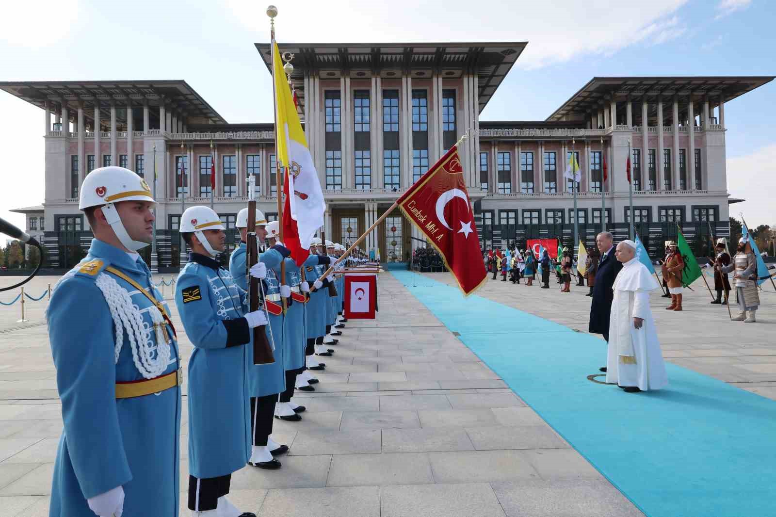 Cumhurbaşkanı Erdoğan, Vatikan Devlet Başkanı Papa 14. Leo’yu resmi törenle karşıladı 26 cumhurbaskani erdogan vatikan devlet baskani papa 14 leoyu resmi torenle karsiladi 22 yXks8DOD