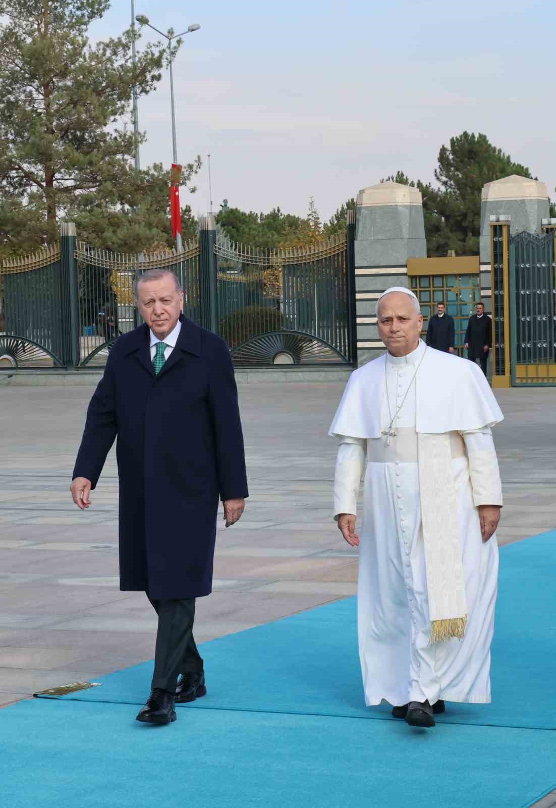 Cumhurbaşkanı Erdoğan, Vatikan Devlet Başkanı Papa 14. Leo’yu resmi törenle karşıladı 36 cumhurbaskani erdogan vatikan devlet baskani papa 14 leoyu resmi torenle karsiladi 32 6J9WUN7f