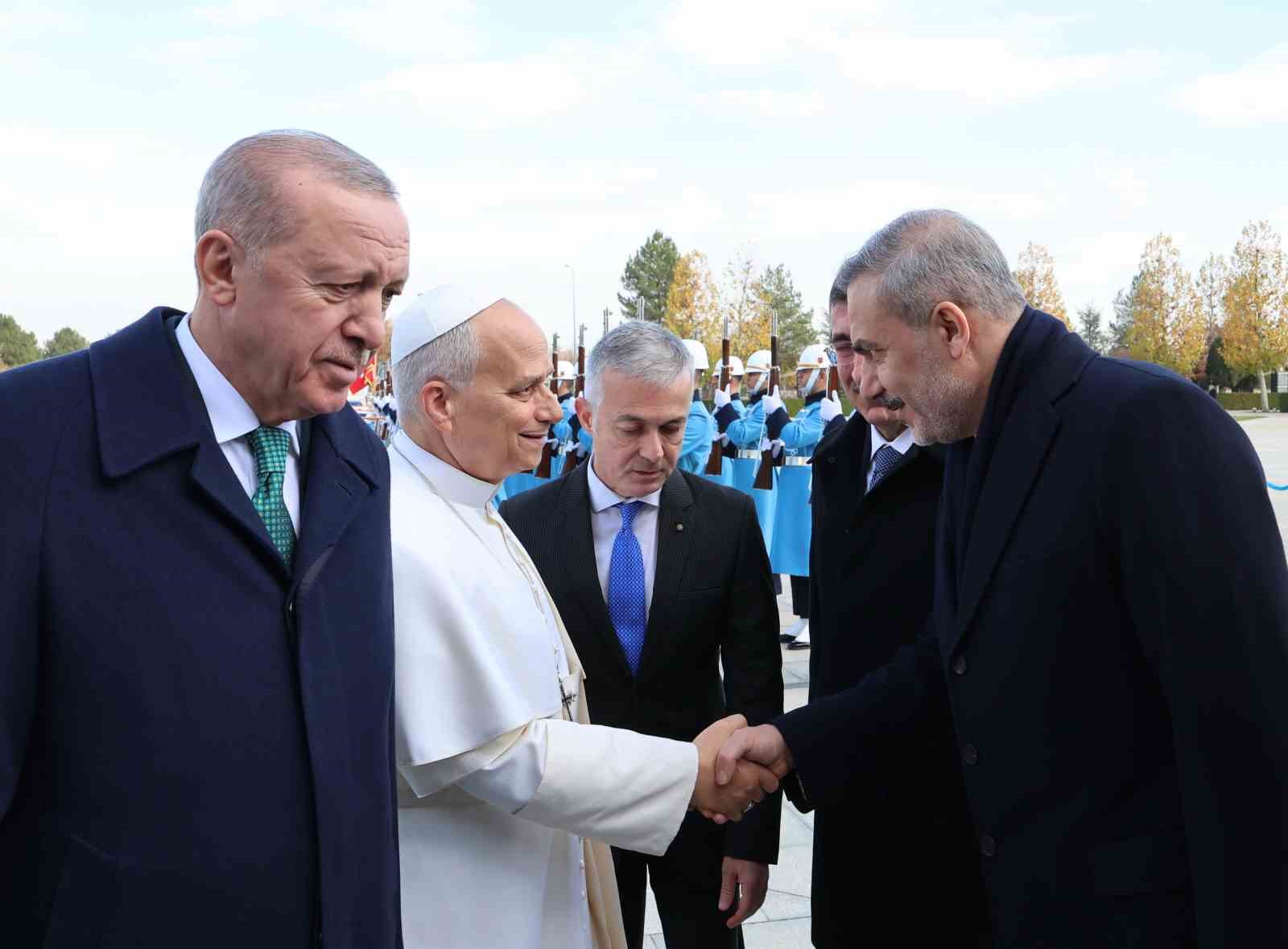 Cumhurbaşkanı Erdoğan, Vatikan Devlet Başkanı Papa 14. Leo’yu resmi törenle karşıladı 9 cumhurbaskani erdogan vatikan devlet baskani papa 14 leoyu resmi torenle karsiladi 5 ZwQQYEIW