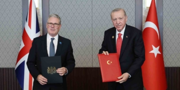cumhurbaskani-erdogan-ve-ingiltere-basbakani-starmer-arasindaki-gorusmede-turkiye-ile-birlesik-krallik-arasinda-guvenlik-cjevwz7I.jpg
