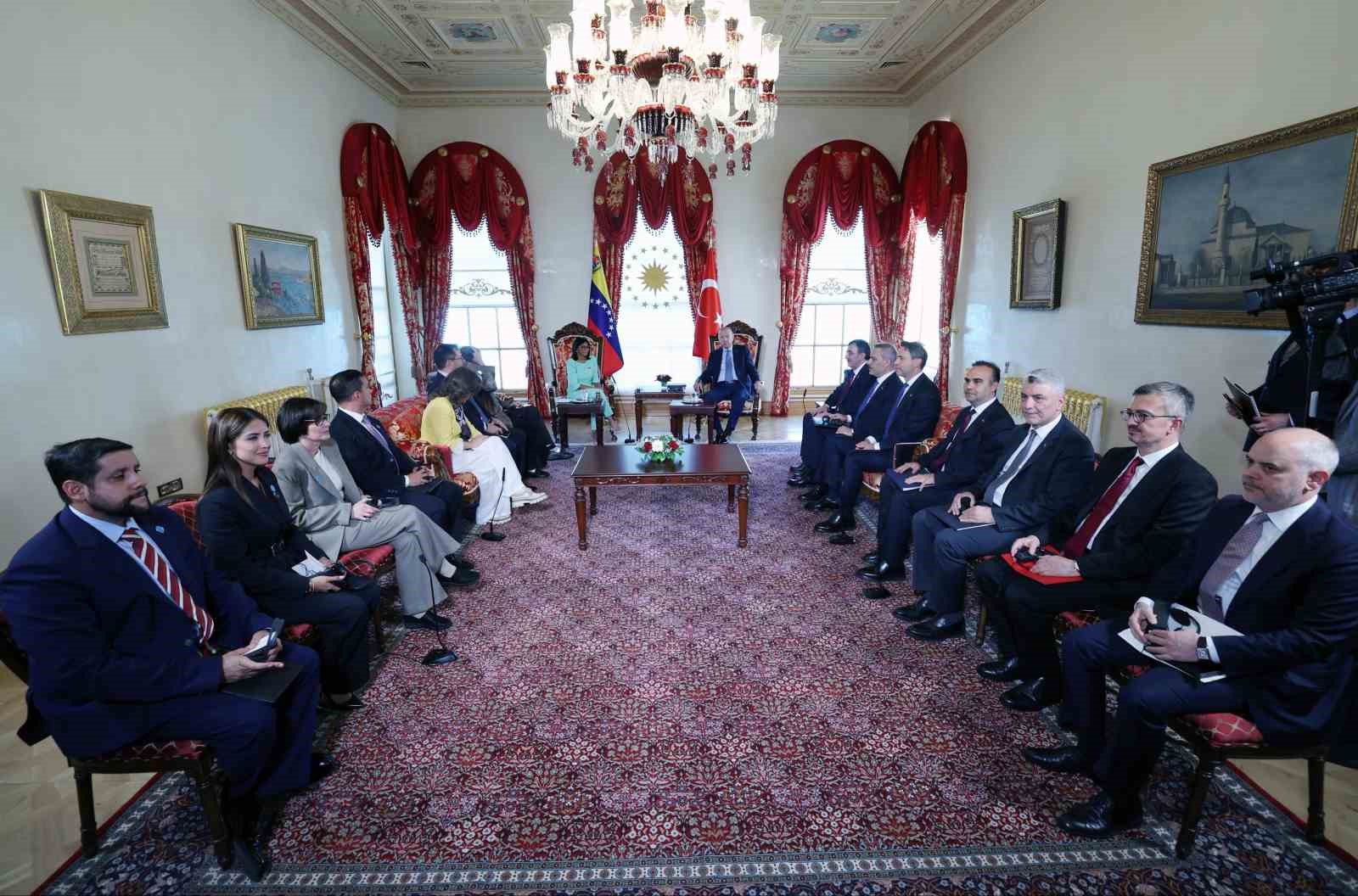 Cumhurbaşkanı Erdoğan, Venezuela Cumhurbaşkanı Vekili Rodriuez ile görüştü 6 cumhurbaskani erdogan venezuela cumhurbaskani vekili rodriuez ile gorustu 2 U7r3ezSM