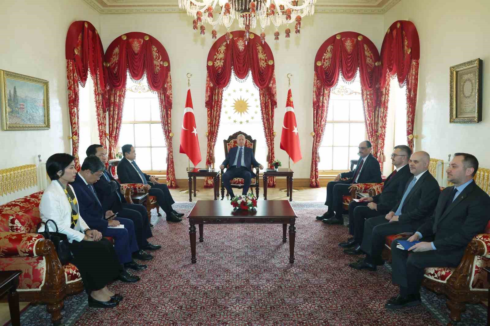 cumhurbaskani erdogan vietnam meclis baskani thanh mani kabul etti 1 PiWQJDS5