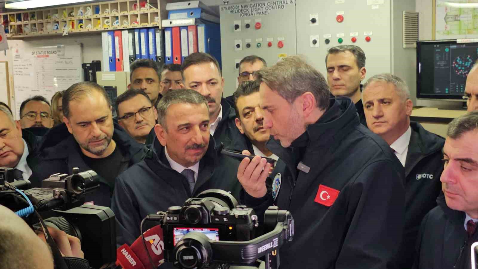 Cumhurbaşkanı Erdoğan, Yavuz Sondaj Gemisi çalışanlarının yeni yılını kutladı 4 cumhurbaskani erdogan yavuz sondaj gemisi calisanlarinin yeni yilini kutladi 0 JQ4wl4bj