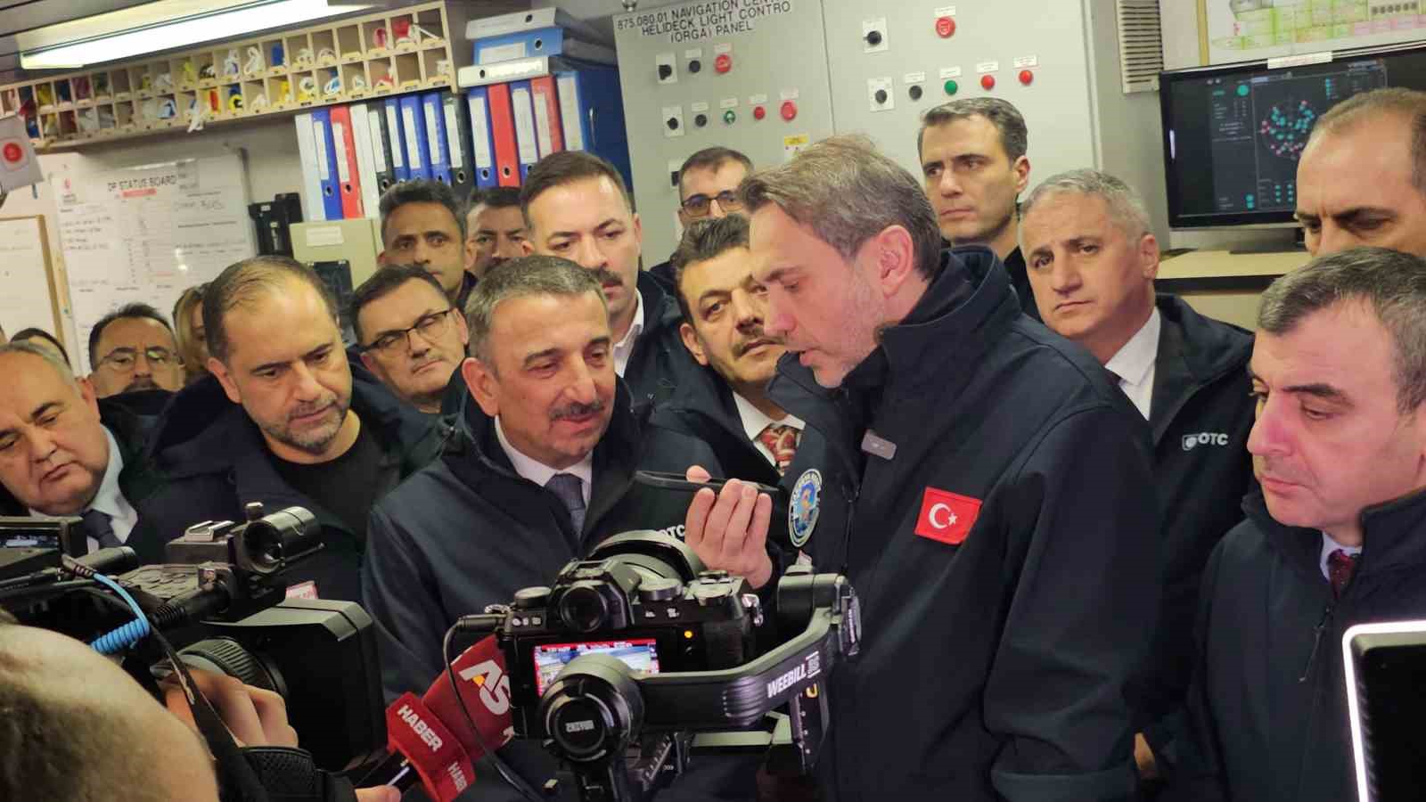 Cumhurbaşkanı Erdoğan, Yavuz Sondaj Gemisi çalışanlarının yeni yılını kutladı 5 cumhurbaskani erdogan yavuz sondaj gemisi calisanlarinin yeni yilini kutladi 1 lbhELWNn