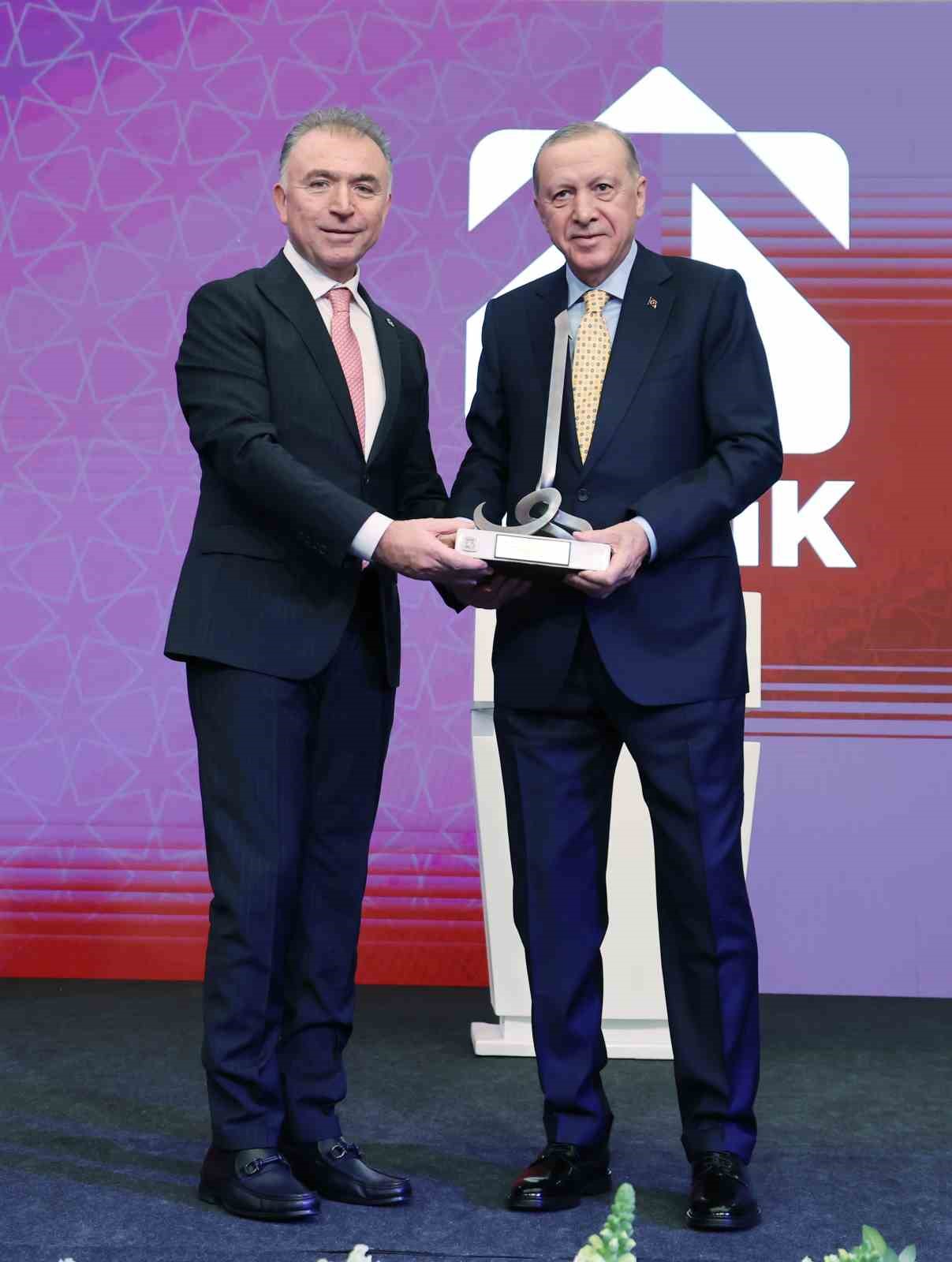 cumhurbaskani erdogan yeniden sekillenen dunya duzeninde kutup baslarindan birisi insallah turkiyemiz olacak 14