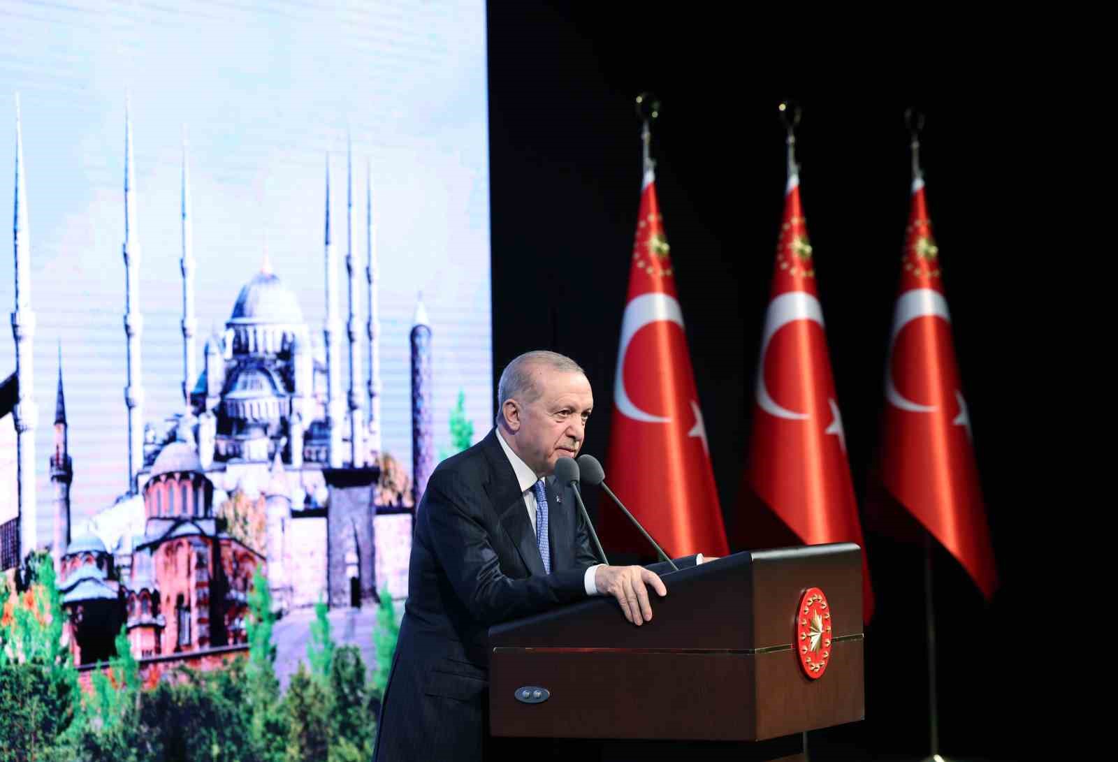 Cumhurbaşkanı Erdoğan: "Yönettiği şehri haraca bağlayanlara ses çıkarmayıp, bu milletin evlatları için samimiyetle koşturanlara engel çıkaranları sadece maşeri vicdana havale ediyoruz" 6 cumhurbaskani erdogan yonettigi sehri haraca baglayanlara ses cikarmayip bu milletin evlatlari icin samimiyetle kosturanlara ZOlBL45D
