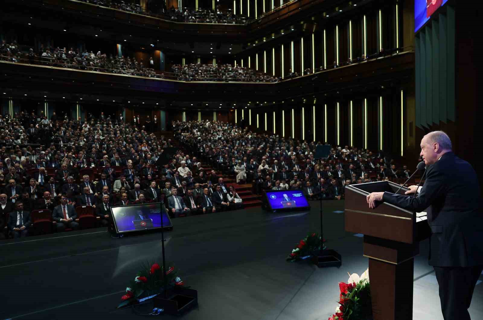 Cumhurbaşkanı Erdoğan: "Yönettiği şehri haraca bağlayanlara ses çıkarmayıp, bu milletin evlatları için samimiyetle koşturanlara engel çıkaranları sadece maşeri vicdana havale ediyoruz" 5 cumhurbaskani erdogan yonettigi sehri haraca baglayanlara ses cikarmayip bu milletin evlatlari icin samimiyetle kosturanlara bnOGu6mn